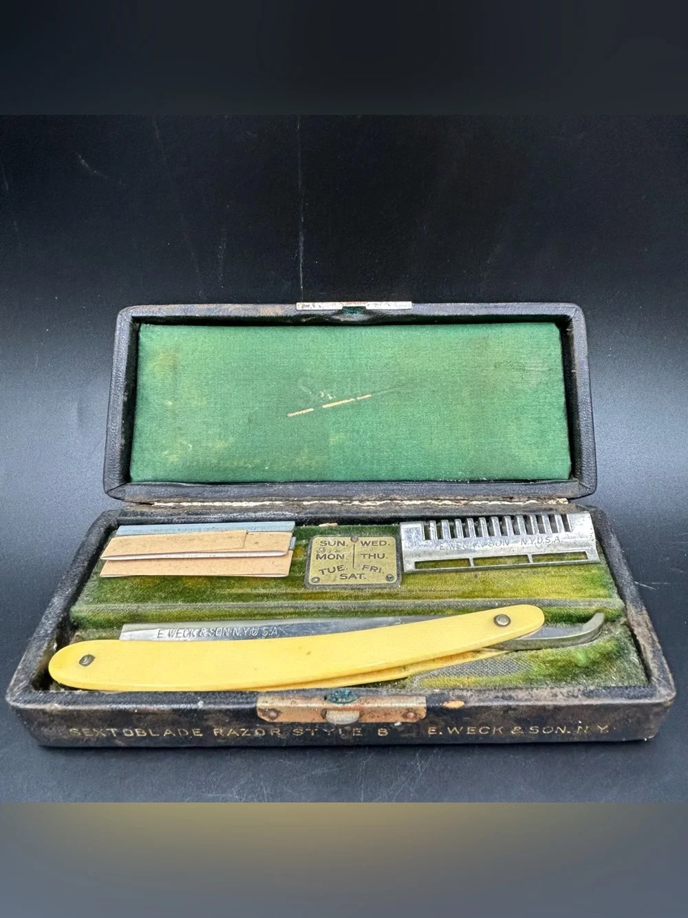 Vintage E Weck & Son Sextoblade Straight Razor Set Style B Case Extra Blades USA